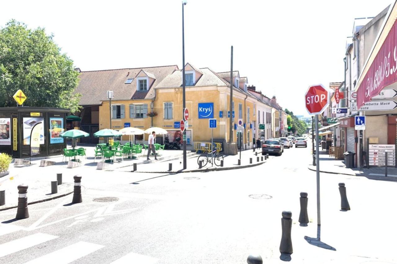M11 Le Vieux Massyrer600Morly20 Minnetflixneuf Massy  Exteriör bild